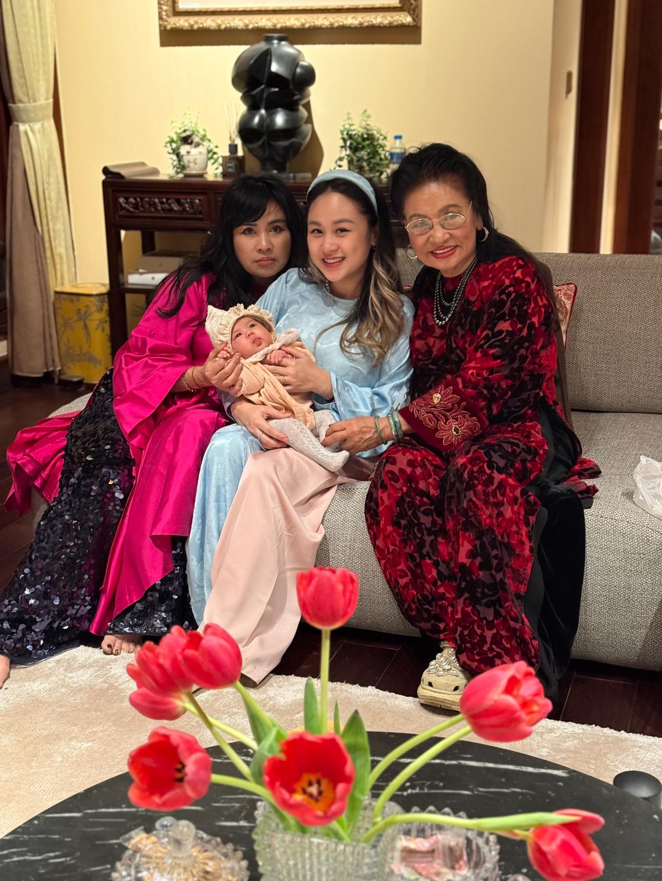 BÍ ẨN GIÁ TRỊ VẺ ĐẸP CỦA HOT MOM VIỆT TRẺ TRUNG CHỈ SAU 6 THÁNG SINH HƠN CẢ MỘT BỨC TRANH BÉ BÉ BỤI BÀ BÙI!