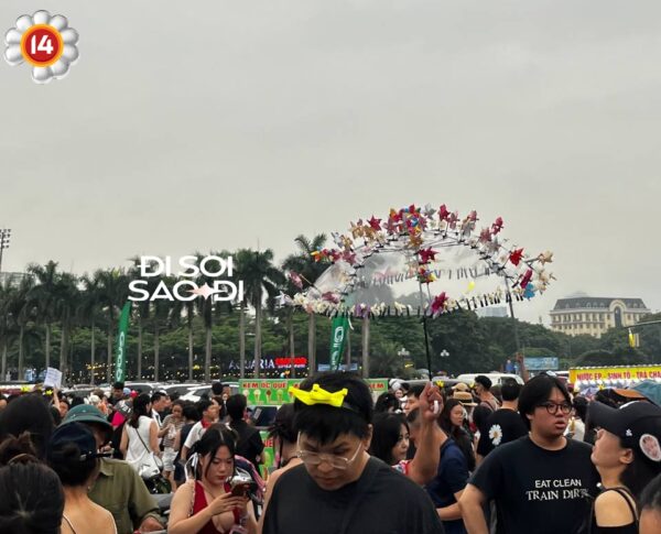 BẬT MÍ CHIẾN LƯỢC MARKETING VỈA HÈ ĐỘC ĐÁO GIÚP BÁN HÀNG ĐẬM ĐÀ TRONG ĐÁM ĐÔNG CỦA G-DRAGON!