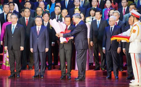 KHÁM PHÁ DANH SÁCH 27 ỦY VIÊN BAN THƯỜNG VỤ TP.HCM SAU HỢP NHẤT VƯỢT BẬC VỚI BÌNH DƯƠNG VÀ BÀ RỊA – VŨNG TÀU!