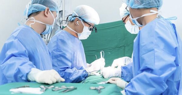 LẠI CÓ NGƯỜI MÈO MÊ TỰ ĐIỀU TRỊ BƯỚU CỔ BẰNG DÂN GIAN, TỰ MÌNH BIẾN MẤT CHỮA!