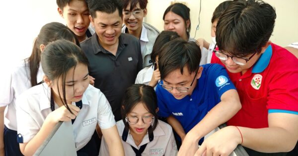 DỰ ĐOÁN ĐIỂM CHUẨN ĐẠI HỌC 2025 SẼ GIẢM MẤY ĐIỂM – BẠN ĐÃ SẴN SÀNG CHỐT NGUYỆN VỌNG CHƯA?