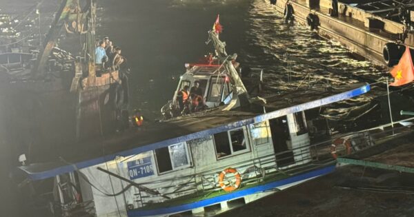 ĐỊA CHỈ XÁC ĐỊNH, CÁC NGƯƠÌ ĐANG VẬT LỘN TRONG VỤ LẬT TÀU DU LỊCH TẠI VỊNH HẠ LONG!