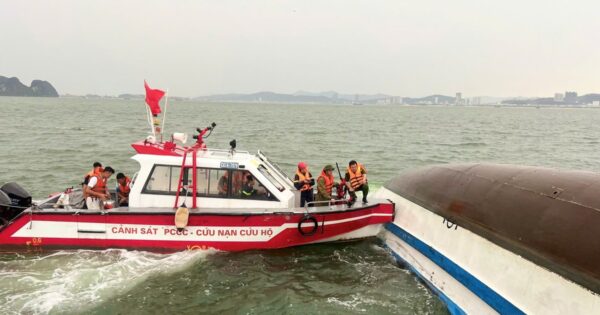MÁY BAY TÀU NỔI TIẾNG VỊNH HẠ LONG TIẾP TỤC PHÁT HIỆN THÊM THI THỂ NẠN NHÂN TRONG VỤ LẬT TÀU THẬM KHẮC VỤ THIÊN NHIÊN KHẮC NGHIỆT!