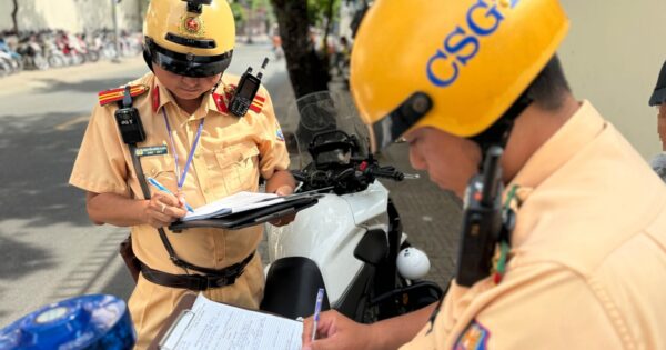 BẤT NGỜ: BẠN CÓ THỂ TRÁNH BÌNH AN KHI QUÊN BẮT ĐỒNG BÁO LÁI XE!