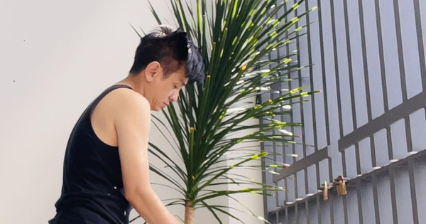 KHÁM PHÁ MỘT CUỘC SỐNG BÌNH YÊN CỦA NAM NGHỆ SĨ GIỮA BIỂN CẢNH SÁNG TA CHỈ ĐỌC CÁI CHẤT, KHÔNG NGOÀI MUỐI GIÓ VÀ GIA ĐÌNH