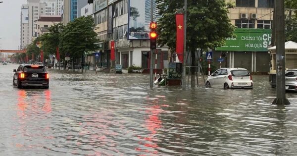 MƯA LỚN BÀO VÀO THÁI NGUYÊN, HÀNG CHỤC HỘ DÂN PHẢI SƠ TÁN KHẨN CẤP DO SẠT LỞ NGHIÊM TRỌNG!