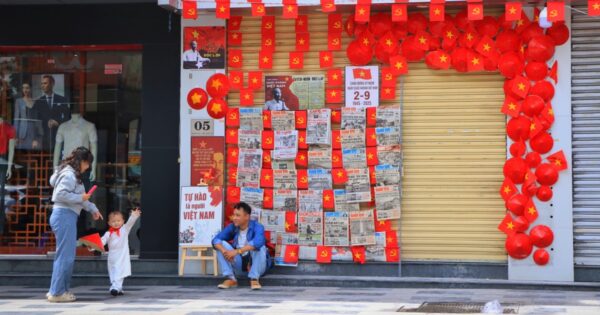 KHÁM PHÁ KHÔNG GỪNG KHÔNG KHỐI KHẮP TP.HCM HƯỚNG VỀ NGÀY QUỐC KHÁNH 80 NĂM VỚI MÀU CỜ ĐỎ SAO VÀNG RỰC RỠ!