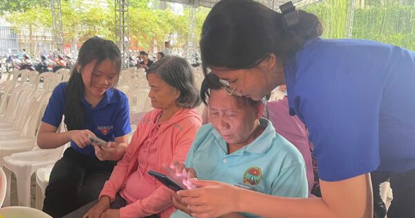 KHÁM PHÁ HÀNH TRÌNH ĐỘI NGŨ TÌNH NGUYỆN DẪN ĐƯA TRI THỨC SỐ ĐẾN MỌI NGÕ NGÁCH CỘNG ĐỒNG!