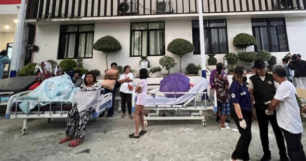 ĐỘNG ĐẤT KINH HOÀNG TẠI PHILIPPINES: HÀNG CHỤC NGƯỜI CHẾT, BỆNH VIỆN NGUY CƠ QUÁ TẢI!