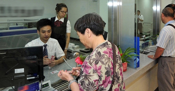 BẠN ĐANG BẤT NGỜ KHI TÀI KHOẢN ĐỔI THÀNH CỔNG THƯỜNG CHO AI ĐÓ!