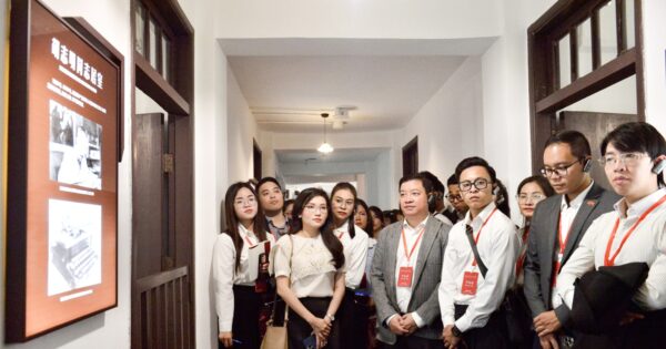 KHÁM PHÁ HÀNH TRÌNH ĐỎ: 48 ĐẠI BIỂU THANH NIÊN VIỆT NAM HỌC TẬP TẠI TRUNG QUỐC TRONG 5 NGÀY KINH NGHIỆM ĐÁNG NHỚ!