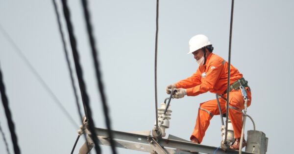 KHẨN CẤP BẢO ĐẢM AN NINH NĂNG LƯỢNG VÀO TƯƠNG LAI!