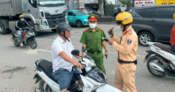 BỊ PHẠT KỊCH KHUNG VÌ ĐIỀU TRỊ NỒNG ĐỘ CỒN BAN NGÀY, AI CŨNG BẤT NGỜ!