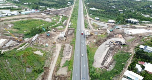 ĐỒNG THÁP KIẾN NGHỊ BỘ XÂY DỰNG CHUYỂN GIAO QUỸ ĐẦU TƯ RIÊNG VÈO HOÀN THIỆN CAO TỐC CÁI THIỆN KHÔNG DÙNG NGUỒN DỰ PHÒNG